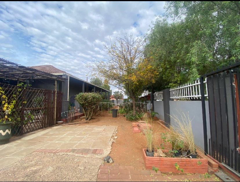 3 Bedroom Property for Sale in Beaconsfield Northern Cape